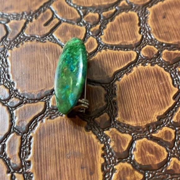 Vintage Polished CABOCHON Green & Brown MARBLED JASPER ? Raw Stone Pin / Brooch. - Picture 7 of 7